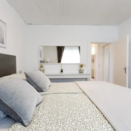 Luxury House With Pool, Garden, Sauna & Ac Willa